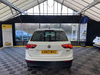 VOLKSWAGEN TIGUAN 2.0 Tiguan SE TDI BlueMotion Technology 4Motion Semi-Auto 4WD 5d