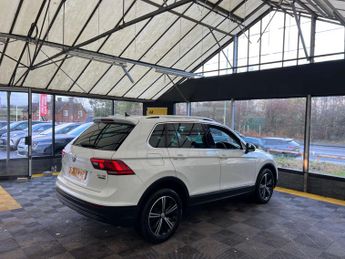 VOLKSWAGEN TIGUAN 2.0 Tiguan SE TDI BlueMotion Technology 4Motion Semi-Auto 4WD 5d