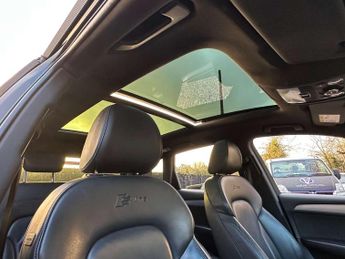 AUDI Q5 2.0 Q5 S Line+ TDI Quattro Auto 4WD 5dr