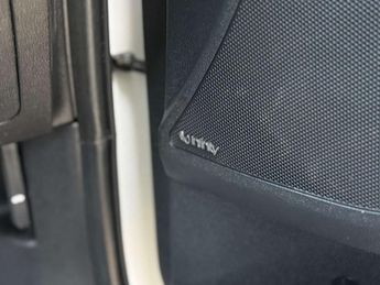 KIA SORENTO 2.2 Sorento KX-3 CRDi ISG 4x4 Auto 4WD 5dr