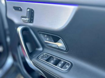 Mercedes-Benz A Class 2.0 A35 AMG (Premium Plus) + BODYKIT + PAN ROOF + MILTEK + Hatch