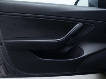 TESLA MODEL 3 Model 3 Long Range AWD 4WD 4dr