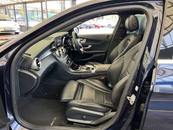 MERCEDES-BENZ C-CLASS 2.1 C220 AMG Line Premium+ D 4Matic Auto 4WD 4dr