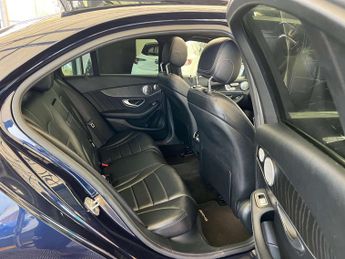 MERCEDES-BENZ C-CLASS 2.1 C220 AMG Line Premium+ D 4Matic Auto 4WD 4dr