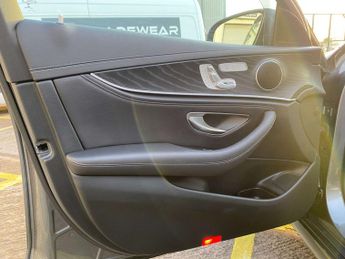 MERCEDES-BENZ E-CLASS 2.0 E 300 AMG Line Premium de Automatic 4dr - NATIONAL DELIVERY*