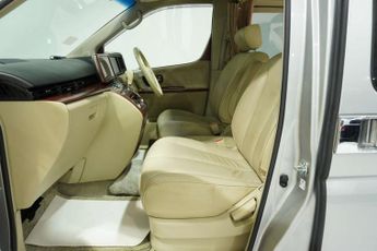 Nissan ELGRAND E51 3.5i