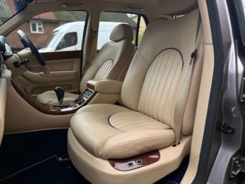 BENTLEY ARNAGE 6.8 Arnage Red Label Auto 4dr
