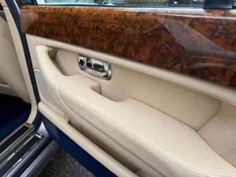 BENTLEY ARNAGE 6.8 Arnage Red Label Auto 4dr