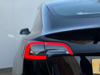 TESLA MODEL 3 Model 3 Long Range AWD 4WD 4dr