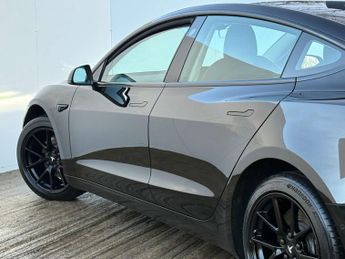 TESLA MODEL 3 Model 3 Long Range AWD 4WD 4dr