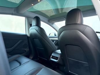 TESLA MODEL 3 Model 3 Long Range AWD 4WD 4dr