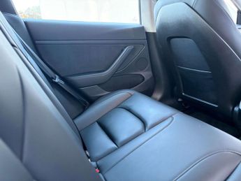 TESLA MODEL 3 Model 3 Long Range AWD 4WD 4dr