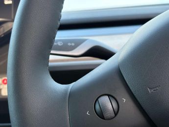 TESLA MODEL 3 Model 3 Long Range AWD 4WD 4dr