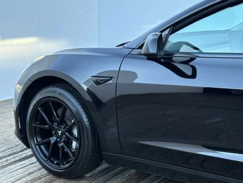 TESLA MODEL 3 Model 3 Long Range AWD 4WD 4dr