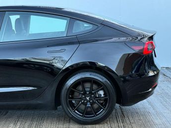 TESLA MODEL 3 Model 3 Long Range AWD 4WD 4dr