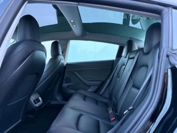 TESLA MODEL 3 Model 3 Long Range AWD 4WD 4dr