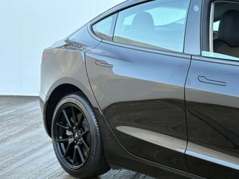 TESLA MODEL 3 Model 3 Long Range AWD 4WD 4dr