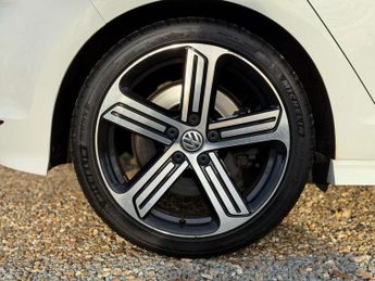 VOLKSWAGEN GOLF 2.0 Golf R DSG 4WD 5dr