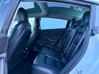 TESLA MODEL 3 Model 3 Long Range AWD 4WD 4dr