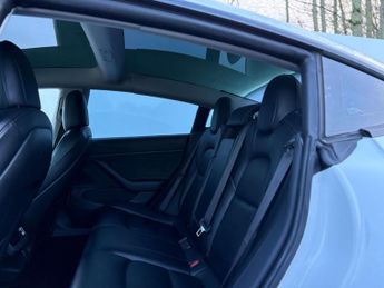 TESLA MODEL 3 Model 3 Long Range AWD 4WD 4dr