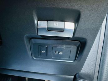 LAND ROVER DISCOVERY SPORT 2.0 Discovery Sport R-Dynamic SE D Auto 4WD 5dr