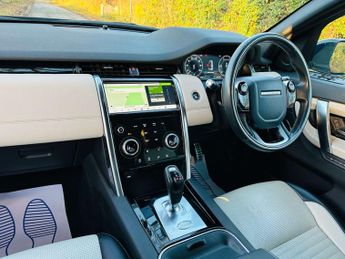 LAND ROVER DISCOVERY SPORT 2.0 Discovery Sport R-Dynamic SE D Auto 4WD 5dr