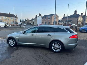 JAGUAR XF 2.2 XF Luxury D Auto 5dr