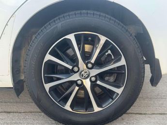 TOYOTA YARIS 1.5 Yaris Icon Tech VVT-i HEV CVT 5dr