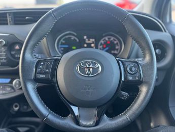 TOYOTA YARIS 1.5 Yaris Icon Tech VVT-i HEV CVT 5dr
