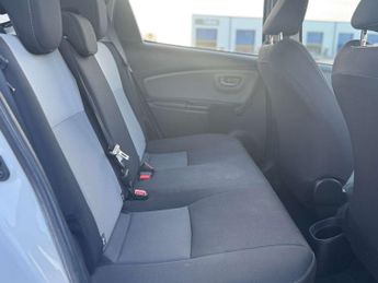 TOYOTA YARIS 1.5 Yaris Icon Tech VVT-i HEV CVT 5dr