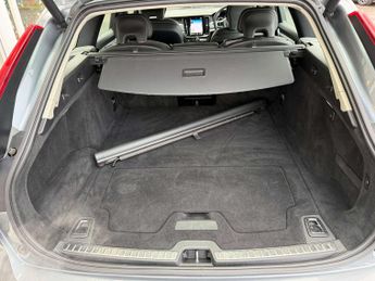 VOLVO V90 2.0 V90 Momentum+ T4 Auto 5dr