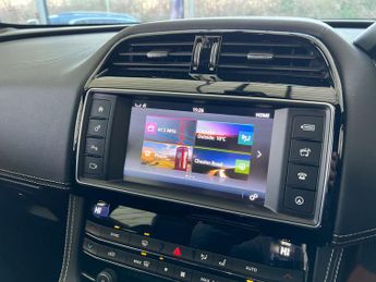 JAGUAR F-PACE 2.0 F-Pace R-Sport AWD D Auto 4WD 5dr