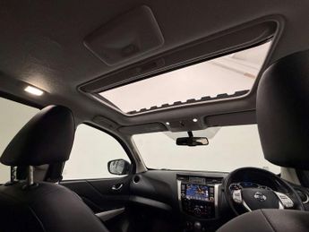 Nissan NAVARA 2.3 Navara N-Guard dCi Auto 4WD 5dr
