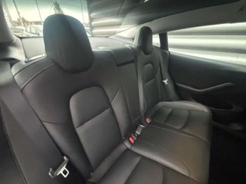 TESLA MODEL 3 Model 3 Standard Range + 4dr