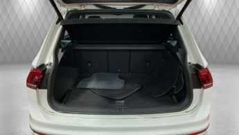 VOLKSWAGEN TIGUAN 2.0 Tiguan R-Line Tech TDI 4Motion Semi-Automatic 4WD 5dr - NATI