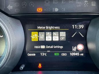 TOYOTA YARIS 1.5 Yaris Design HEV CVT 5dr