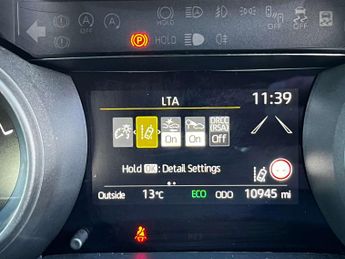 TOYOTA YARIS 1.5 Yaris Design HEV CVT 5dr