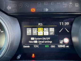 TOYOTA YARIS 1.5 Yaris Design HEV CVT 5dr