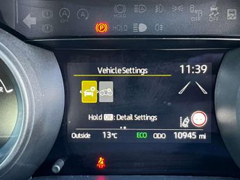 TOYOTA YARIS 1.5 Yaris Design HEV CVT 5dr