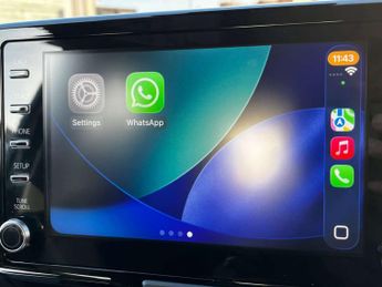 TOYOTA YARIS 1.5 Yaris Design HEV CVT 5dr