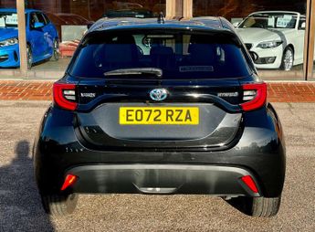 TOYOTA YARIS 1.5 Yaris Design HEV CVT 5dr