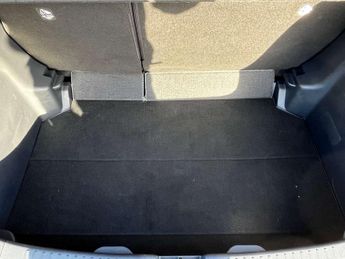 TOYOTA YARIS 1.5 Yaris Design HEV CVT 5dr