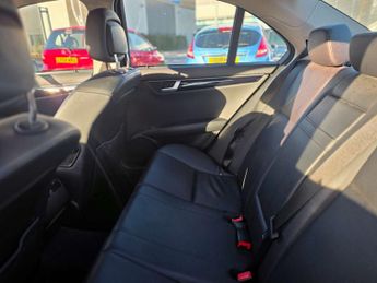 MERCEDES-BENZ C-CLASS 2.1 C200 Executive SE CDi BlueEfficiency Auto 4dr