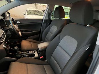 HYUNDAI TUCSON 1.6 Tucson SE Nav 48v MHEV CRDi 2WD Semi-Auto 5dr