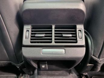 Land Rover RANGE ROVER EVOQUE 2.0 Range Rover Evoque R-Dynamic SE D Auto 4WD 5dr