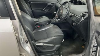 TOYOTA VERSO 1.8 Verso Design TSS Valvematic CVT 5dr