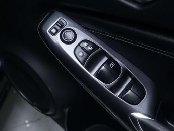 NISSAN JUKE 1.0 Juke N-Connecta DiG-T Semi-Auto 5dr