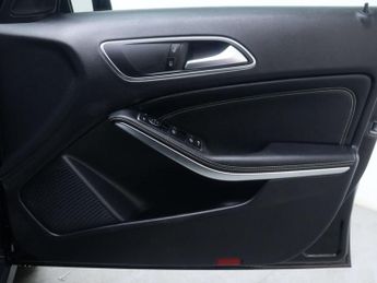 MERCEDES-BENZ GLA 1.6 GLA 180 Urban Edition Auto 5dr