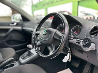 SKODA OCTAVIA 2.0 Octavia Elegance TDI CR Semi-Auto 5dr