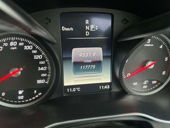 MERCEDES-BENZ C-CLASS 2.1 C250 AMG Line Premium Bluetec Auto 4dr